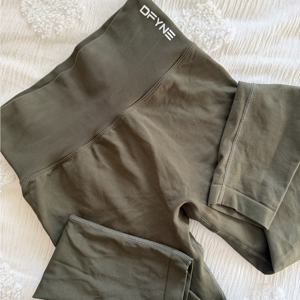 DFYNE Olive Green Leggings